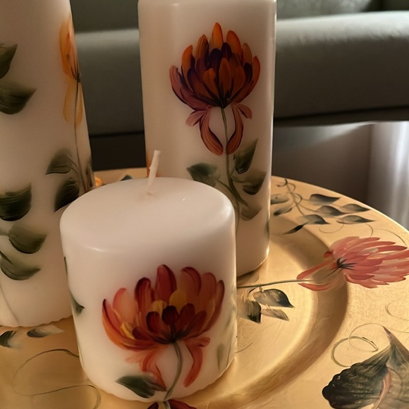 Hand Painted Pillar Candles and Display tray. - Picture 6 of 11